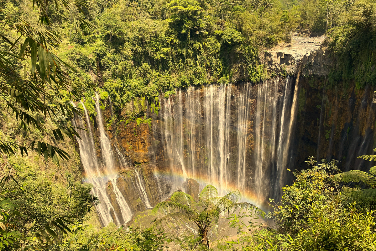 Tumpak Sewu Lumajang, Petualangan Tangguh bagi Pria yang Berani!