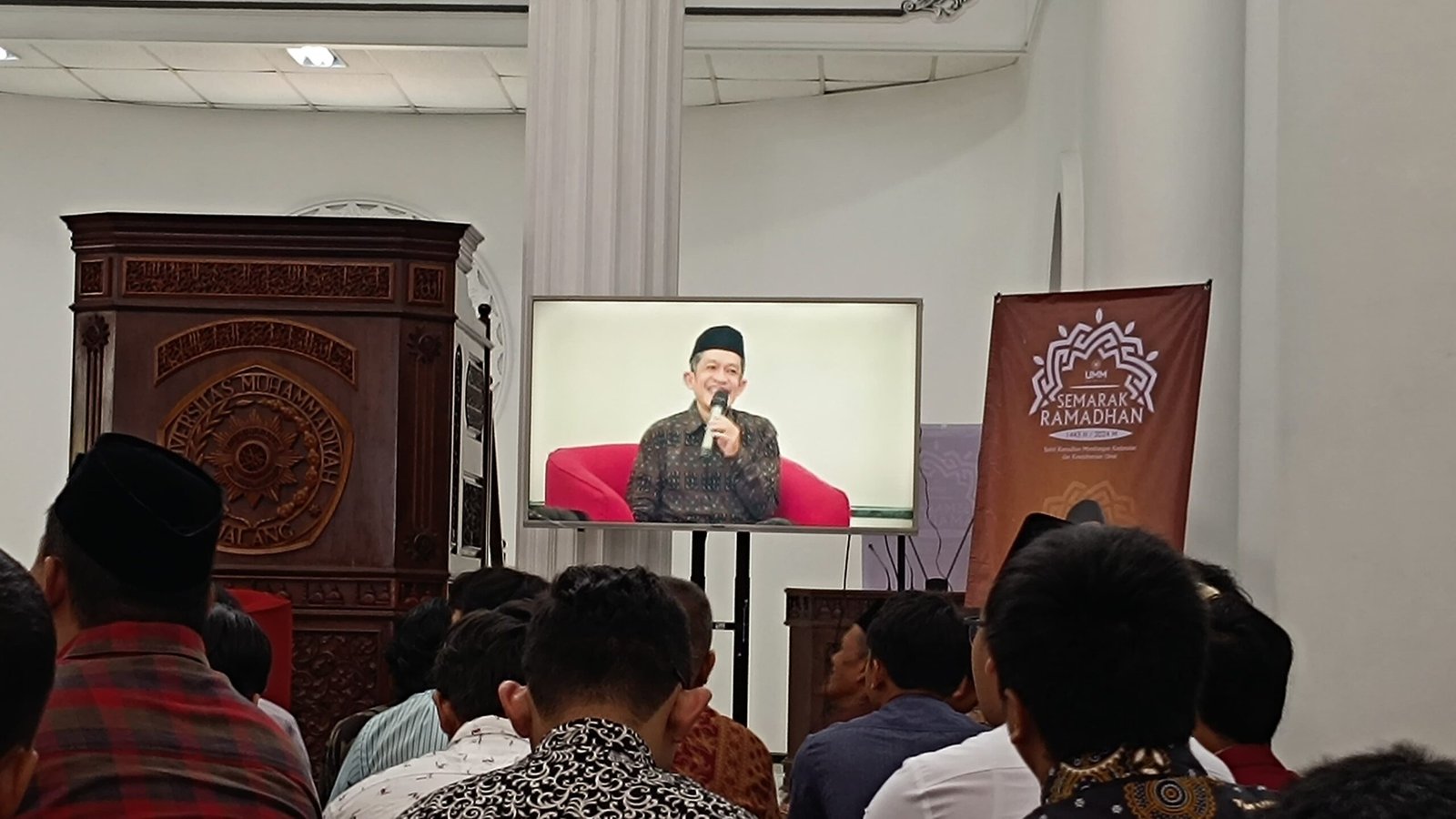 DR.Fahruddin Faiz Bicara Perdamaian di Tabligh Akbar UMM